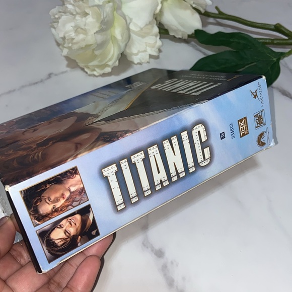 Titanic VHS Movie - Picture 7 of 15